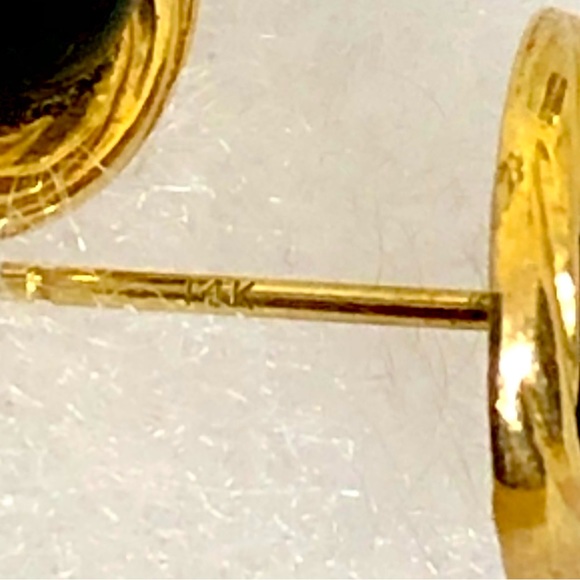 14k Gold Swirl Button and Onyx Cabochon Stud Vintage Earrings - Picture 7 of 10